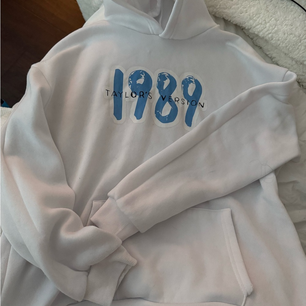 Taylor Swift sweatshirt